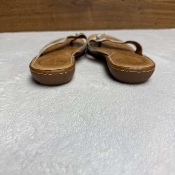 Born Women's size 8 Cream Sandals in good condition - Picture 3 of 8